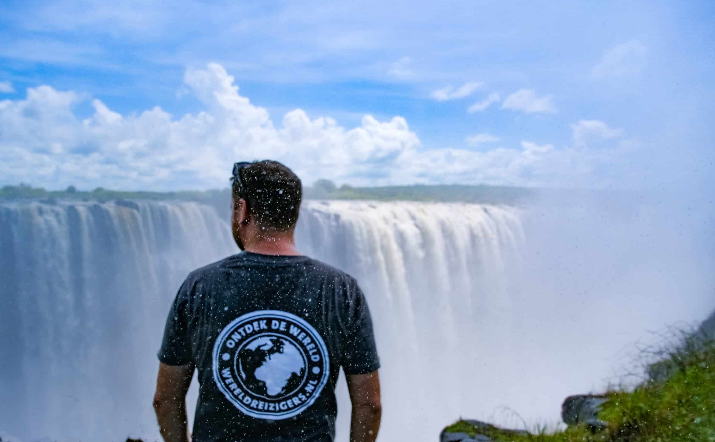 Victoria Falls vs Niagara Falls (2025): Which Waterfall Is Bigger?