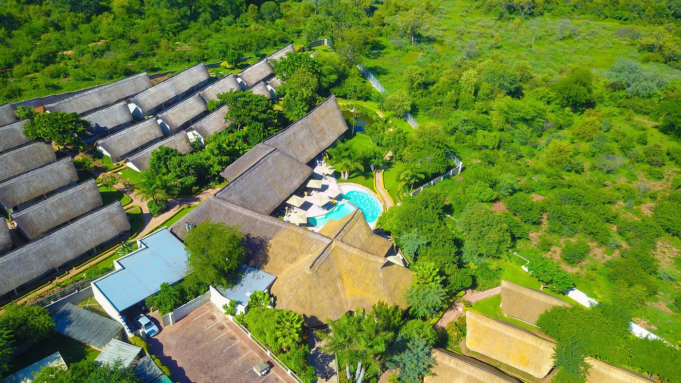 Shearwater Explorers Village – comfortable midrange accommodation near Victoria Falls