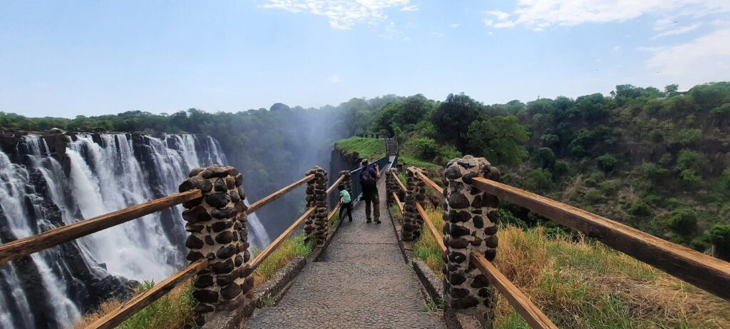 Visa Fees for Victoria Falls (Zimbabwe & Zambia) – Complete 2026–2030 Guide for All Nationalities