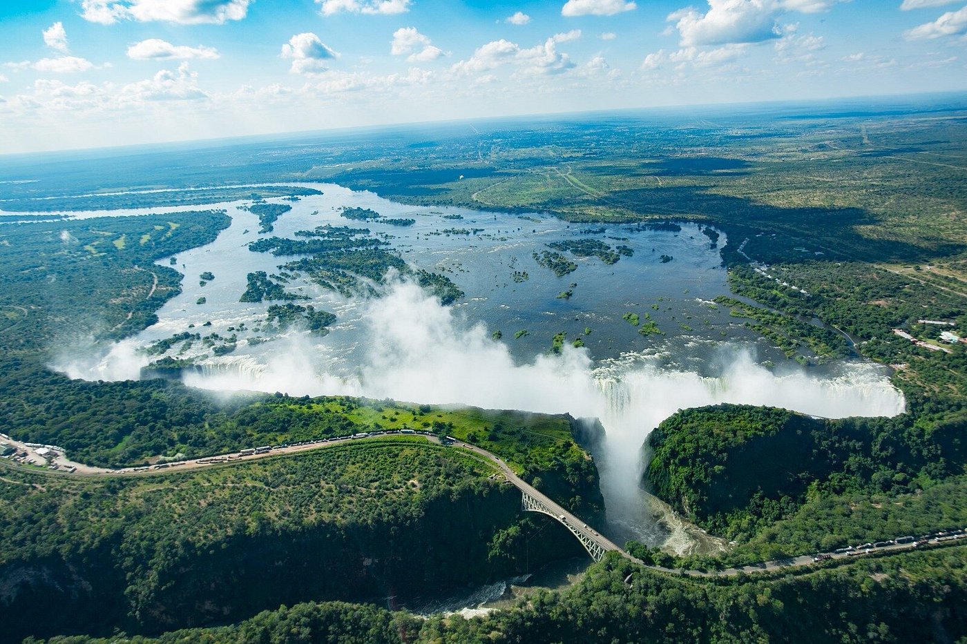 Victoria Falls or Livingstone: Which Side Is Better to Stay On?