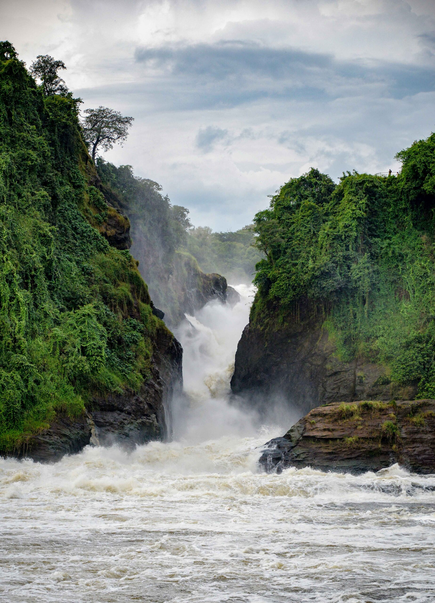 Murchison Falls in Uganda – powerful Nile Falls