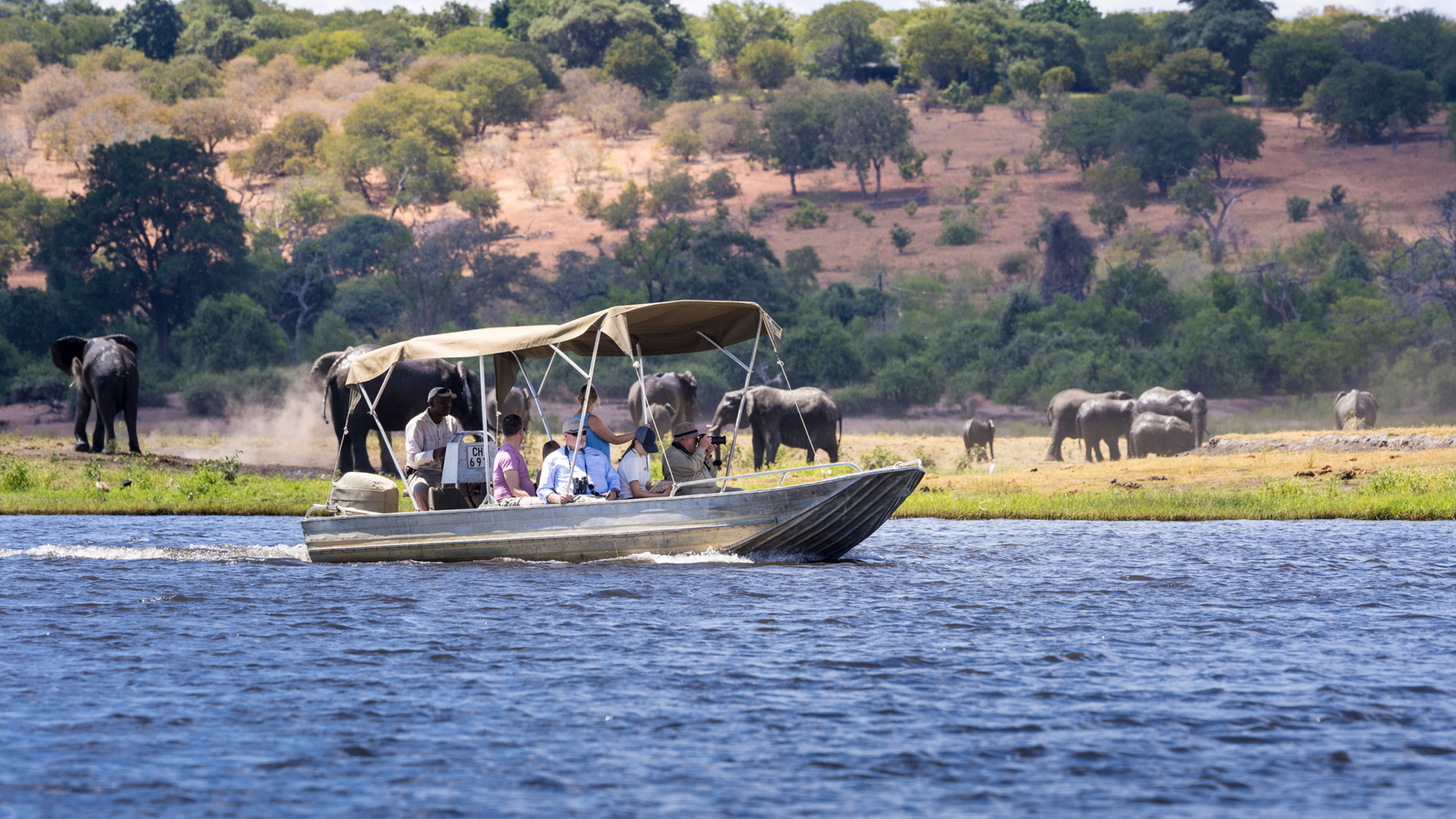 Boating cruising safari image
