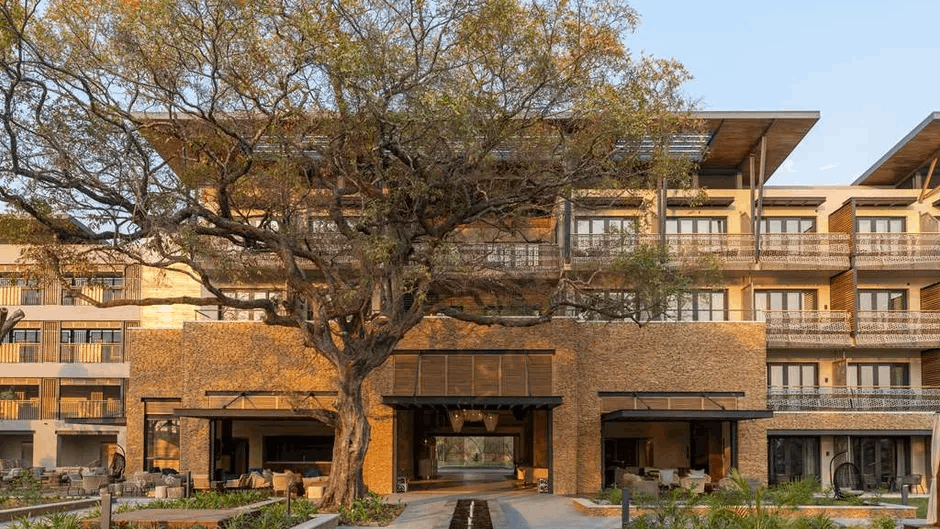 Luxury Safari Lodge Architecture
